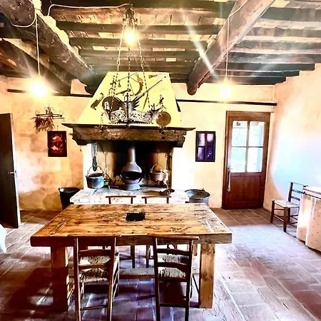 Nel Castello Del Cardaneto Lägenhet Montone (Umbria)