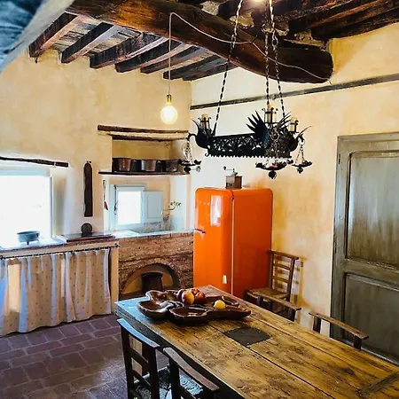 Nel Castello Del Cardaneto Montone (Umbria)