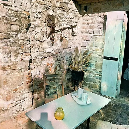 Nel Castello Del Cardaneto Montone (Umbria)