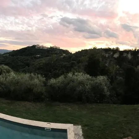 Lägenhet Nel Castello Del Cardaneto