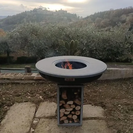 Nel Castello Del Cardaneto شقة مونتوني